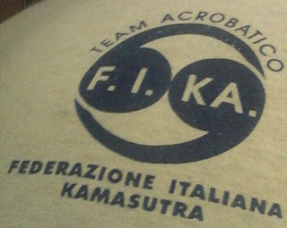 222 - federazione Italiana kamasutra team acrobatico logo