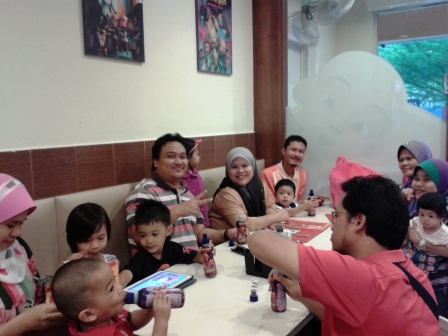 Kisah Mak Anak Tiga: Celebration at Restoran Upin Ipin :)