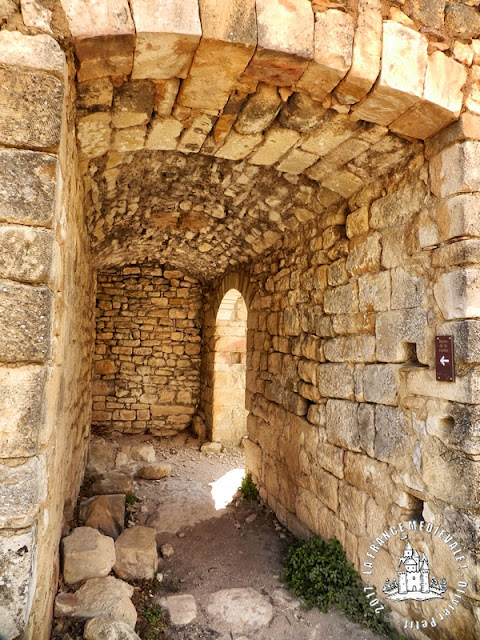 CHUSCLAN (30) - Château-fort de Gicon