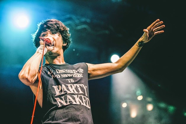 http://oorindonesia.blogspot.com/2014/10/kumpulan-foto-taka-one-ok-rock.html