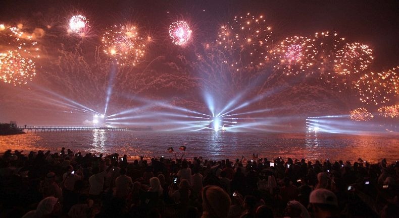kuwait-fireworks-6 kuwait-fireworks-6