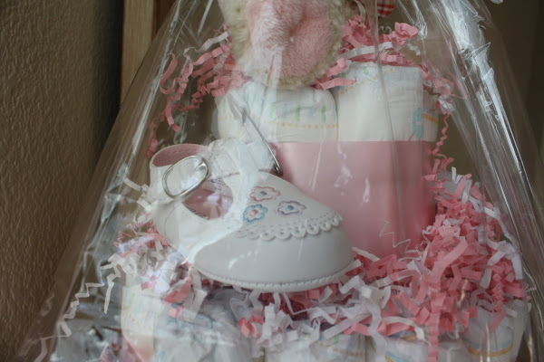 How To Make A Diaper Cake With Receiving Blankets. to Make a Diaper Cakequot; go