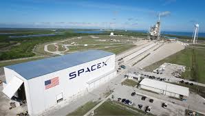 شركة تكنولوجيا الفضاء "سبيس إكس" SpaceX تسعى الى تزويد العالم بالإنترنت