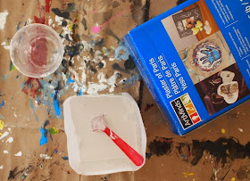 Mix the plaster of paris mix to make rock art