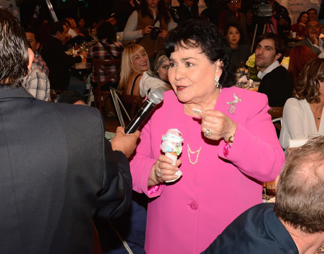 A Carmen Salinas no le afecta los gasolinzanos; SE BURLA DEL PUEBLO