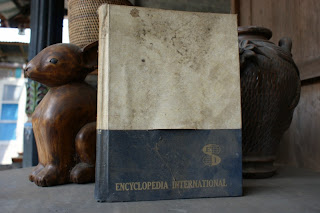 barang antik buku kuno antik ensiklopedia international