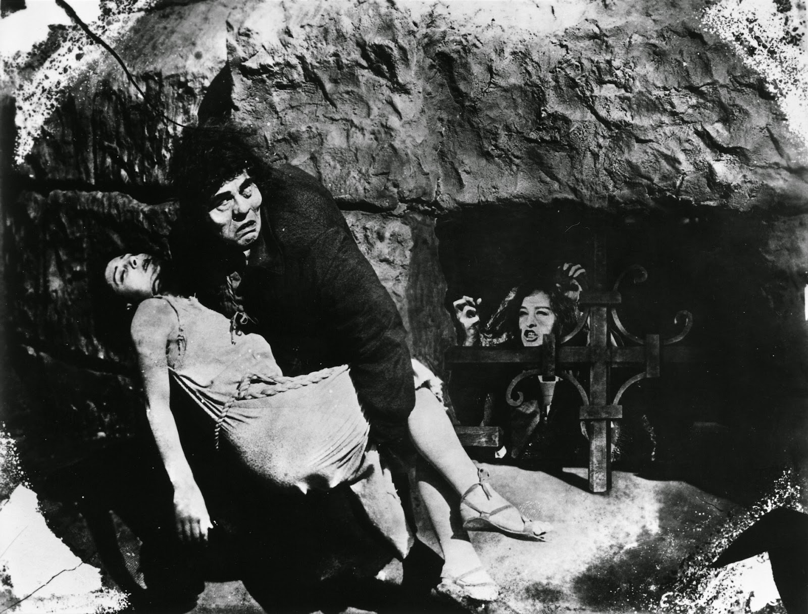 The Cryptic Corridor: The Hunchback of Notre Dame (1923)