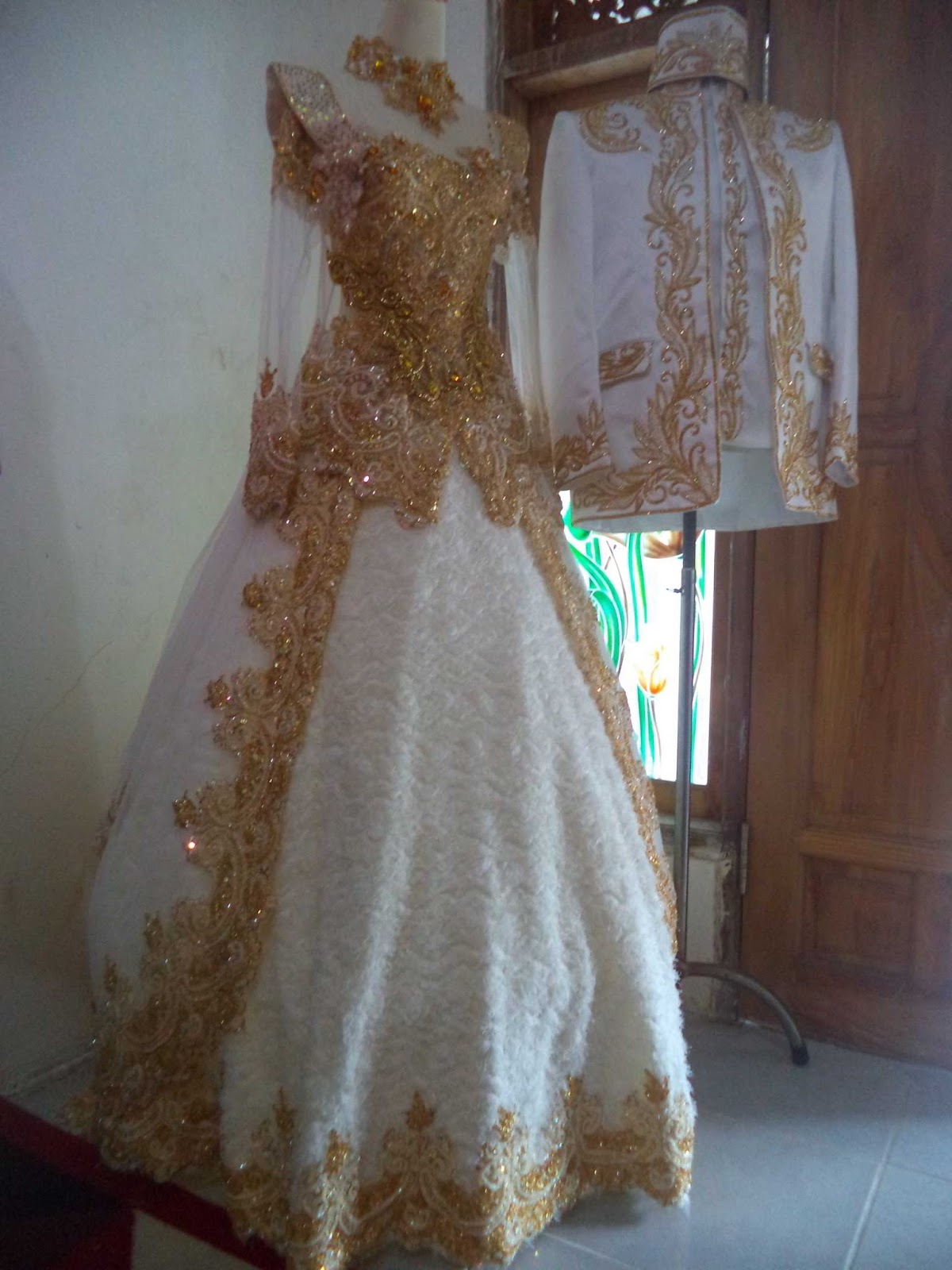 15+ model kebaya pengantin warna putih (putih gold dan 