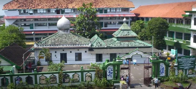 https://www.abusyuja.com/2020/03/9-pondok-pesantren-terbaik-di-solo-dan-sekitarnya.html