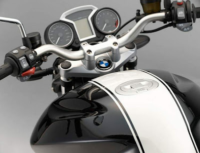 2011 BMW R 1200R Classic Dashboard View