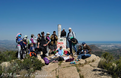 http://camidelatancadeta.blogspot.com.es/2016/04/excursion-senderista-la-mola-de-segart.html