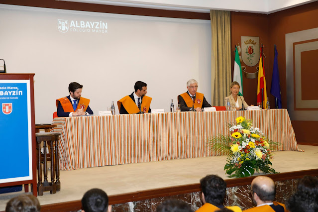 Con el decano, el director y María Calvo