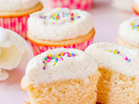 MOIST VANILLA CUPCAKES WITH VANILLA BEAN FROSTING 