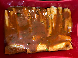 the Pioneer Woman, the Pioneer Woman Cooks, Ree Drummond, enchiladas, Giant, cheese, ground beef, cilantro