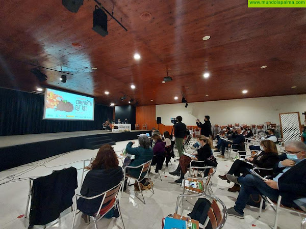 El Cabildo de La Palma acoge el 10 Seminario nacional de Composta en Red en Puntallana