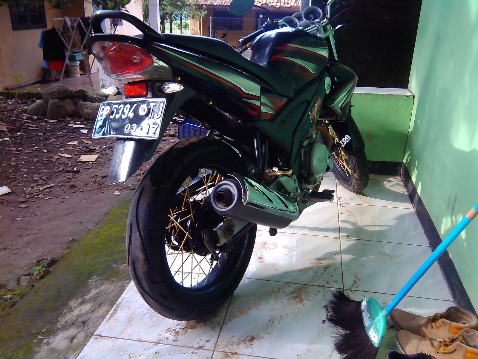 Vixion Memakai Velg Jari Jari Tapak Lebar MODIFIKASIKU