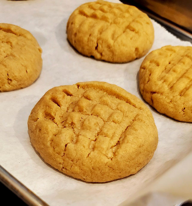 peanut butter cookies cooling