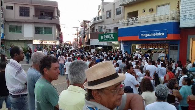 Passeata pela Paz nas ruas de Irecê