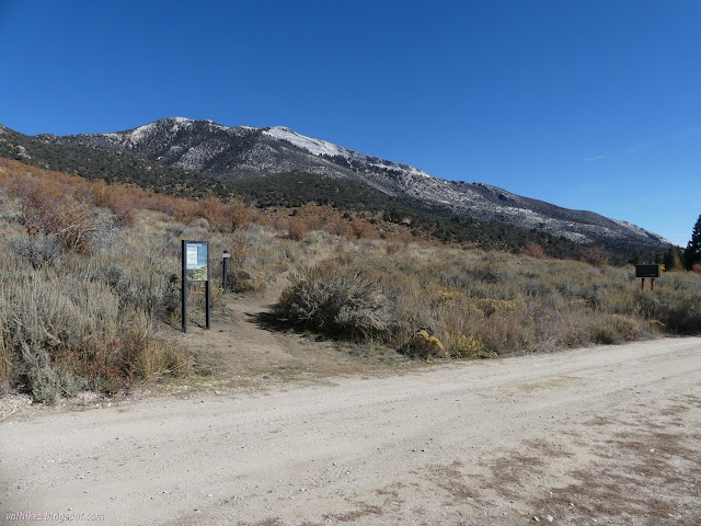 21: signs at the start of a trail