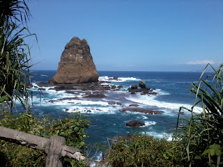 pantai watu ulo jember