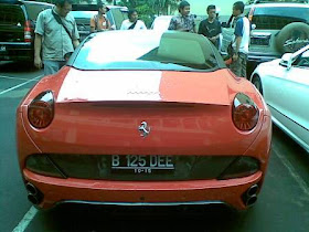 Mobil Mewah Melinda Dee Foto Mobil Ferrari California Milik Melinda Dee