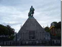2012.08.05-053 monument Mariette