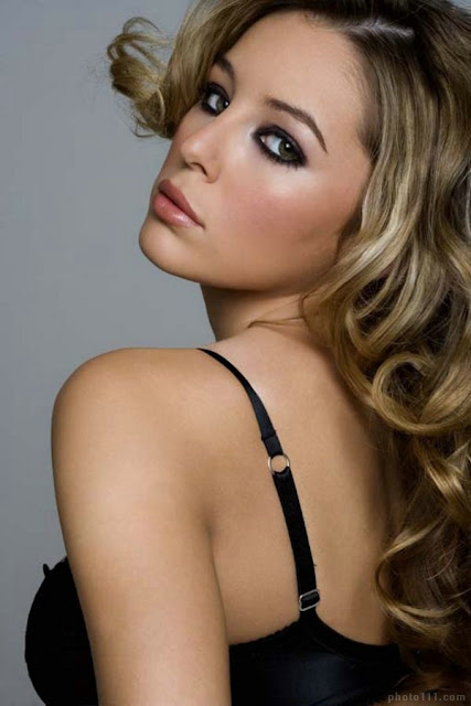 Celeb Model Keeley Hazell