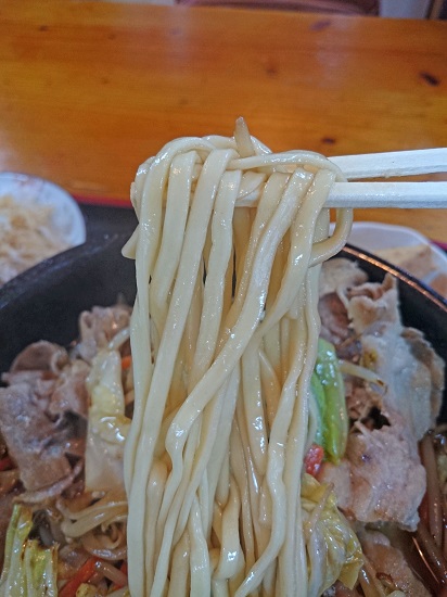 やんばる島豚の野菜そばの麺の写真