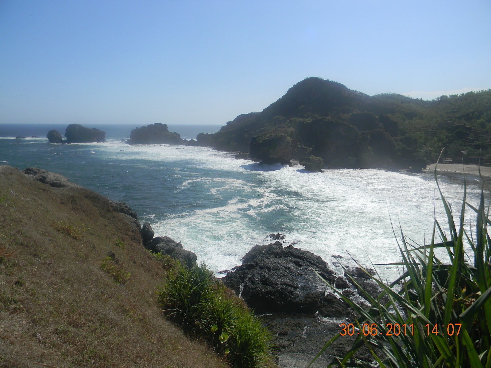 KOMUNITAS MANCING DELAPAN SATU BATU BERUANG DI PANTAI SIUNG