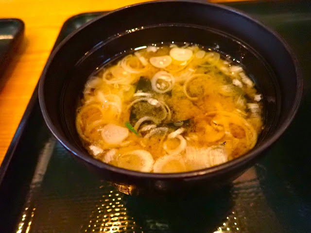 流汗後，濃鬱的味噌湯非常美味。
