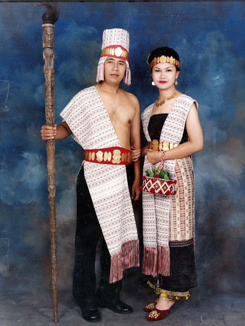 Pakaian Adat Batak Toba