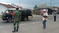 H+2 Lebaran, Anggota Koramil 04/Plk Bersama Petugas Gabungan Laksanakan Pam Ketupat Selawah 2021