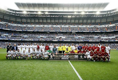 Picture with all the players of the Heart Classic Match 2011: Real Madrid vs Bayern Munchen