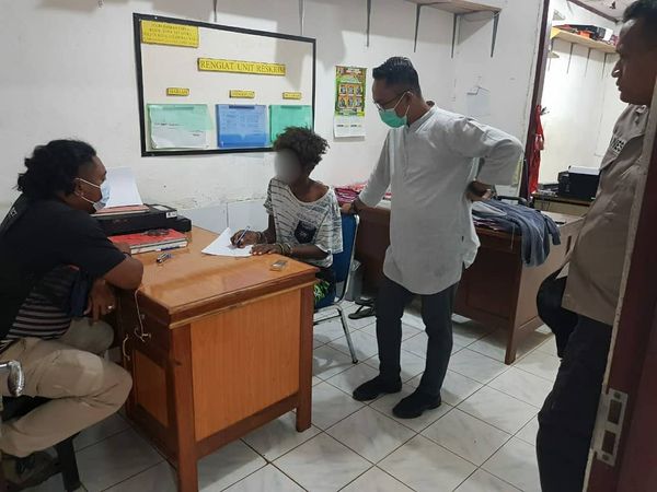 Polisi Bekuk Pelaku Pencurian Uang Ratusan Juta Rupiah di Dok V Jayapura