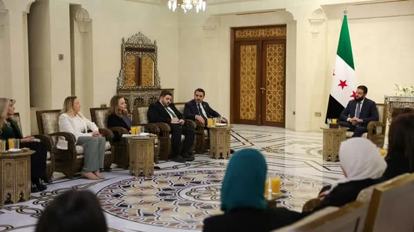 السيد الشرع وزوجته لطيفة الشرع