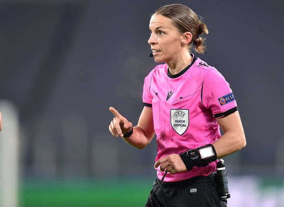 Arbitros mujeres en el mundial