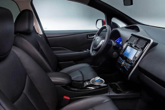 Nissan Leaf 2013 - interior