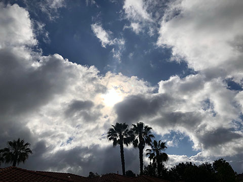 If the sun pokes trough the clouds, we can practice eclipse photography (Source: Palmia Observatory)