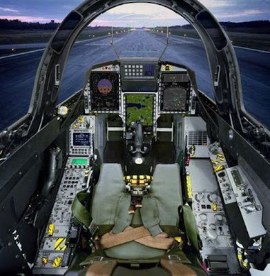 gambar cockpit pesawat tempur