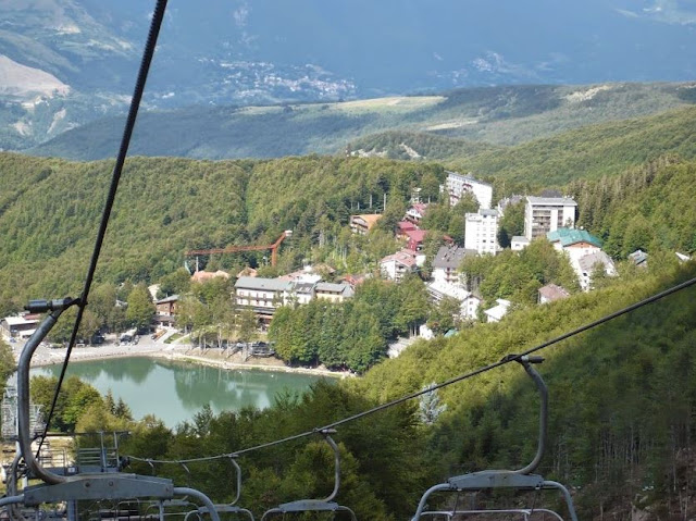 il lago del Cerreto visto dalla funivia