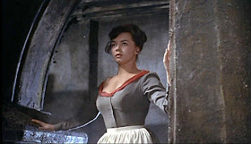 Gorgeous Marla Landi (Cecile Stapleton) the scariest thing in the Cushing version.  Scarier than the Hound.  Scarier than the tarantula.