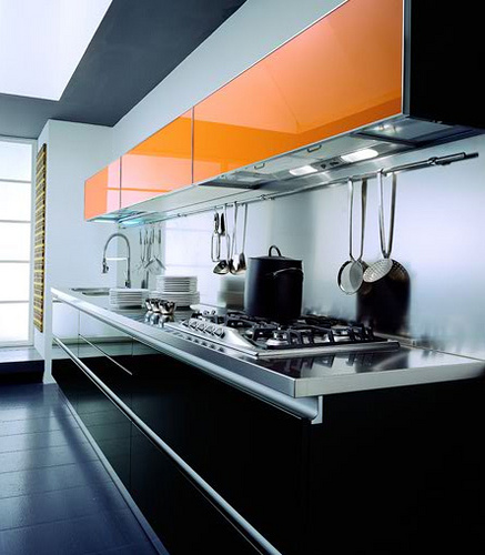 Modern Kitchen - Interior Design trend: modern cosmopolitan kitchen design photos