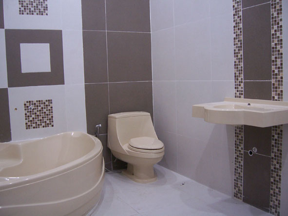 contoh keramik kamar mandi yang minimalis