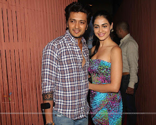 Genelia and Deshmukh Romantic Photos