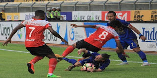 Gagal Menang Lagi Saat Melawan MU, Persib Bandung Berharap Terus Didukung Bobotoh