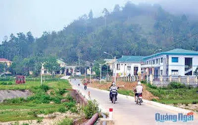 Em- Tây Trà (Phan Lan Hương)