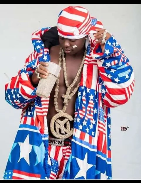 Screenshot showing Show Yoh dressed in American flag