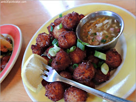 Coconut Bay Scallops en el Blue Eyed Crab de Plymouth