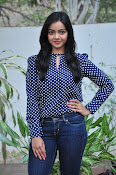 Nithya Shetty dazzling photo shoot-thumbnail-4