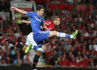 Oscar Chelsea v Vidic Manchester United Augustus 2013